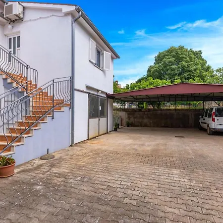 Olio - Comfort For Four People Tar-Vabriga