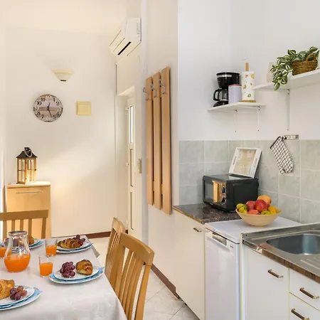 Olio - Comfort For Four People * Tar-Vabriga