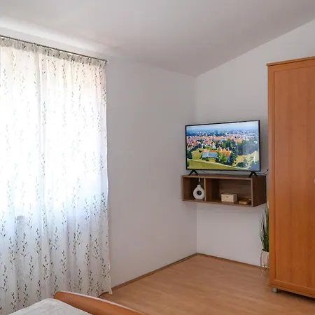 Olio - Comfort For Four People Apartment Tar-Vabriga